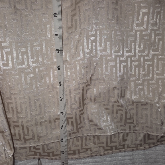 🌿 Elegant Satin Jacquard Blouse – EXPRESS - Picture 6 of 6